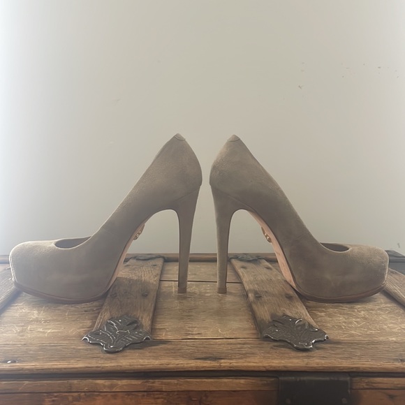 Pour La Victoire High Heel Pumps -Taupe Color - size 6.5 - Picture 2 of 11